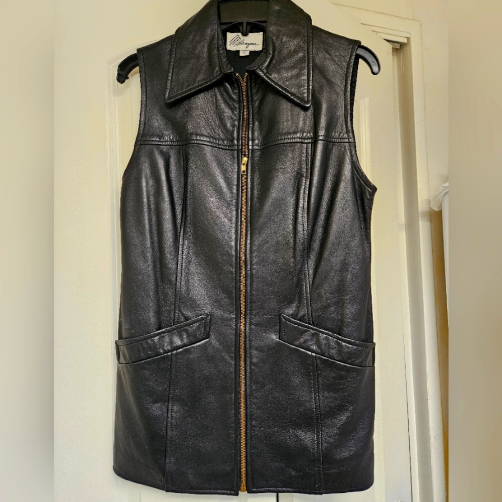 Melanzona Size 4, black Soft Leather, front zip, VEST. Full collar. Belt loops.